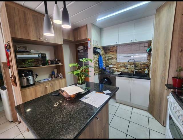 3 BEDROOM TOWNHOUSE FOR SALE IN VERWOERDPARK